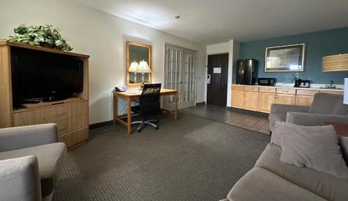 One-Bedroom King Suite - Non-Smoking