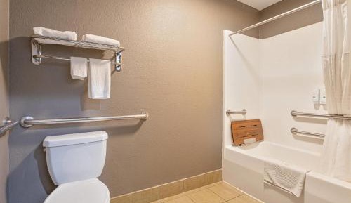 Queen Room with Two Queen Beds - Accessible/Non-Smoking 