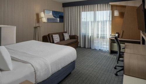 King Room with Sofa Bed - Hearing Accessible