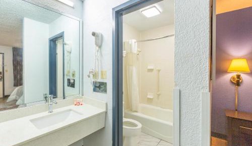 Queen Room - Disability Access