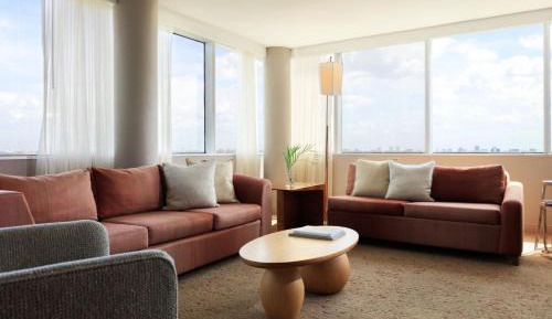 Executive Suite, 1 King, Lake view