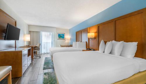 Deluxe Queen Room with Two Queen Beds - Ocean Front