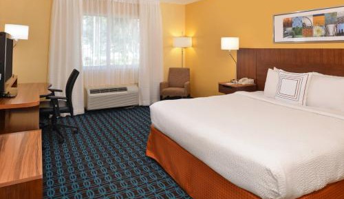 King Room with Bathtub - Mobility Access/Hearing Accessible