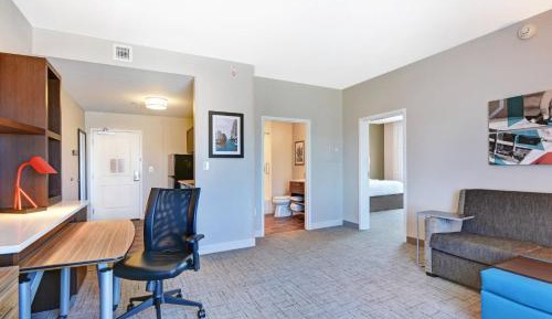 1 Bedroom Suite, 1 King, Sofa bed