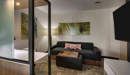 Queen Suite with Two Queen Beds and Trundle Sofa - Hearing Accessible