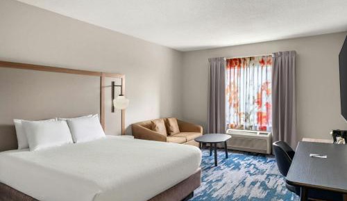 King Room with Sofa Bed - Hearing Accessible