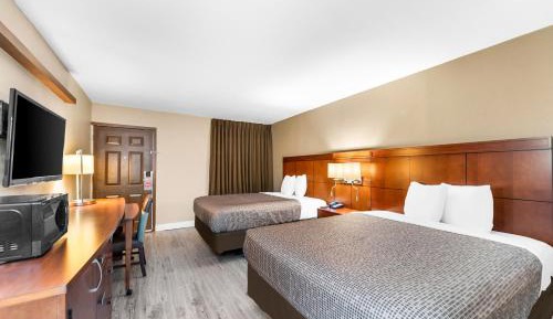 Queen Room with Two Queen Beds - Non-Smoking