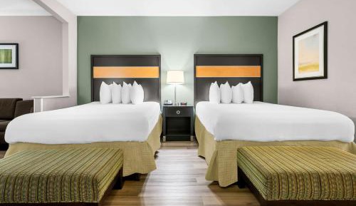 Queen Room with Two Queen Beds - Non-Smoking