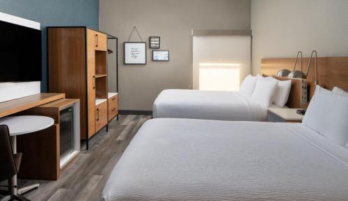 Queen Room with Two Queen Beds and Roll-in Shower - Mobility and Hearing Accessible
