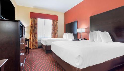 Queen Suite with Sofa Bed