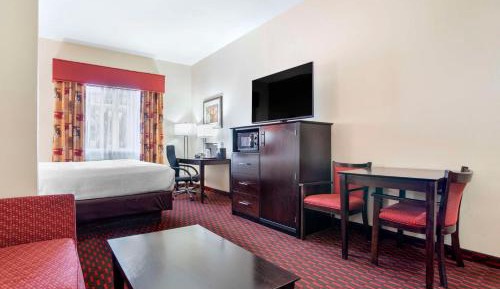 King Suite with Sofa Bed - Non-Smoking