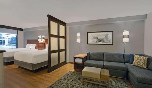 Queen Room with Two Queen Beds and Sofa Bed - High Floor