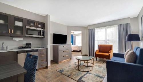 One-Bedroom Suite with Two Double Beds - Non-Smoking