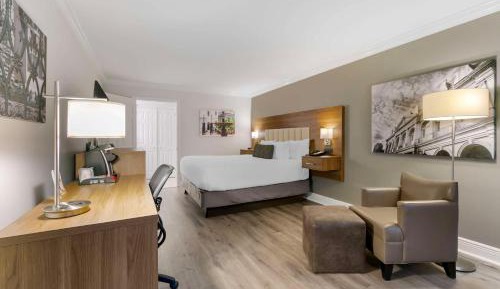 King Room with Bath Tub - Disability Access/Non-Smoking 
