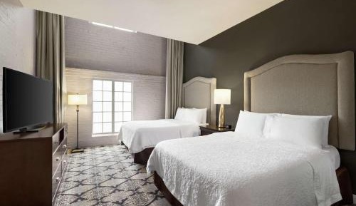 Deluxe Queen Room with Two Queen Beds