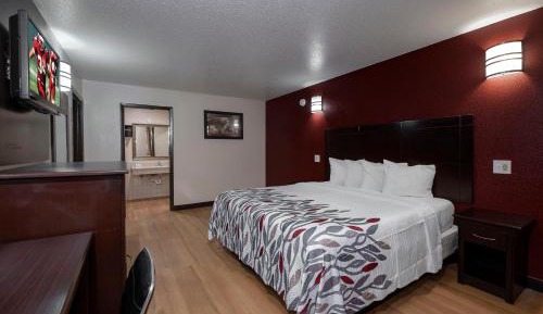 Deluxe King Room with Kitchen Non-Smoking