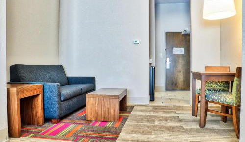 King Suite with Sofa Bed - Non-Smoking