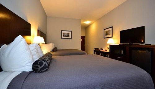 King Suite with Spa Bath - Disability Access/Non-Smoking