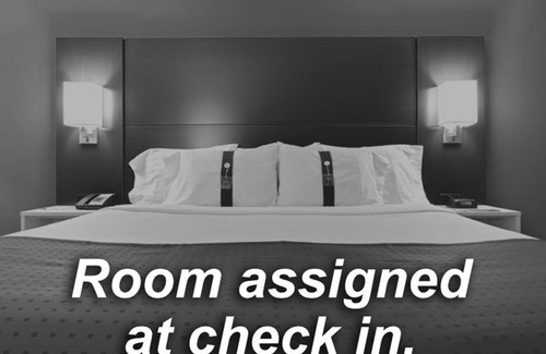 Callaway Hotel | Holiday Inn Express Hotel & Suites Panama City-Tyndall, an Ihg Hotel