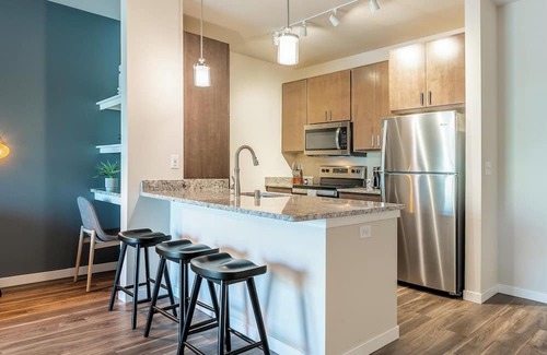 Pine Forest Apartment | Landing | Spectacular 2BD, Clubhouse, Gym