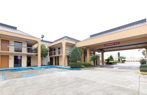 Broadmoor Hotel | OYO Hotel Baton Rouge Mid City