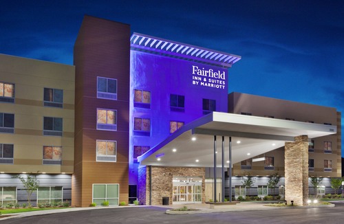 Crestline Heights Hotel | Fairfield Inn & Suites by Marriott Birmingham Colonnade