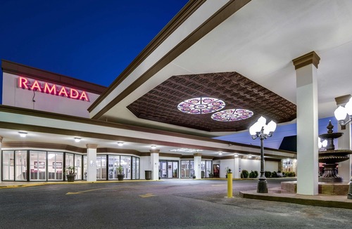 Metairie Hotel | Ramada by Wyndham Metairie New Orleans Airport