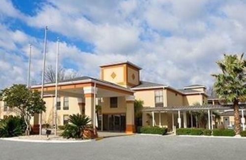 Kinder Hotel | OYO Hotel Kinder