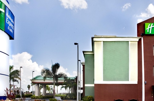 Clewiston Hotel | Holiday Inn Express Hotel & Suites Clewiston, an IHG Hotel