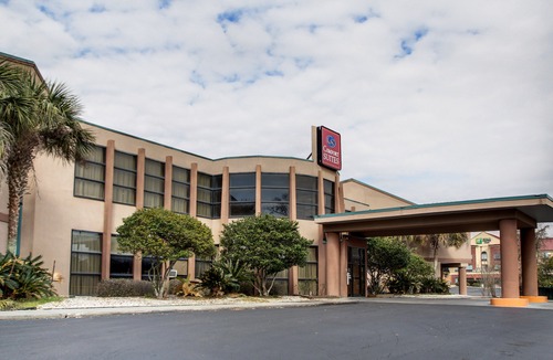 Laurel Hotel | Baymont by Wyndham Laurel