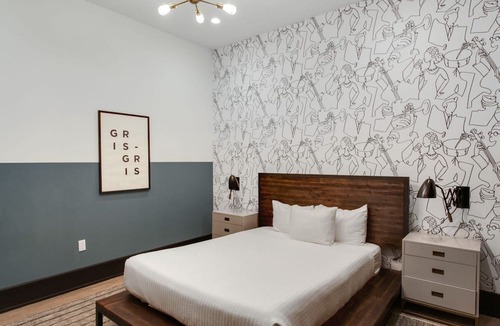 Central Business District House | Roami at The Brandywine | Heated Pool |4 Bed Combo