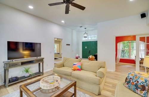 Sebastian Highlands Cottage | 'casa Blanco' Escape w/Fire Pit in Sebastian!