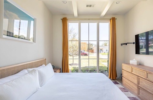 Dallas House | Chateau Lux Summary: