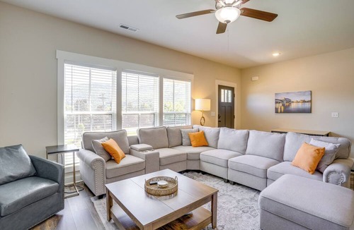 Lookout Valley Neighborhood Association Cottage | Chattanooga Mtn Retreat, Walk to The Venue!