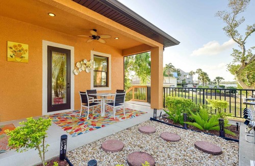 Venice Cottage | Elegant Venice Home w/View - Walk to Beach!