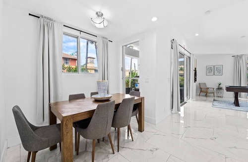 Hollywood South Central Beach Cottage | Intercostal beauty with heated pool + Spa!