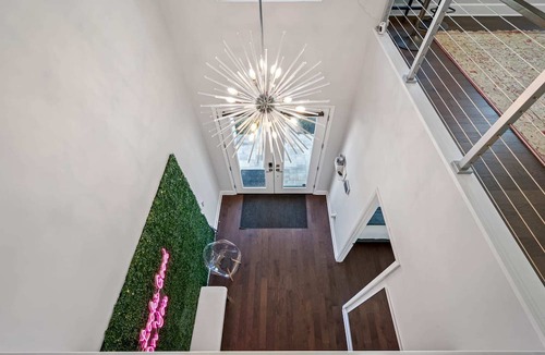 Riverside Heights Cottage | Luxury Tampa Home w/Pool, Jacuzzi & Amenities