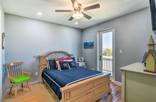 Jamaica Beach Cottage | < 1 Mi to Coast: Jamaica Beach Home w/Pool Access