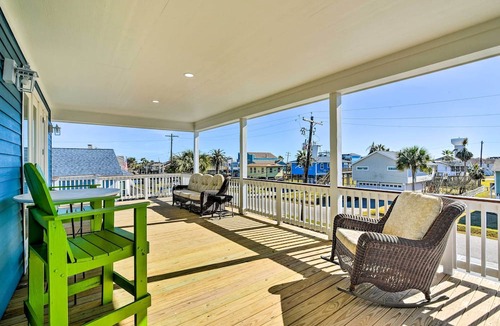 Jamaica Beach Cottage | < 1 Mi to Coast: Jamaica Beach Home w/Pool Access