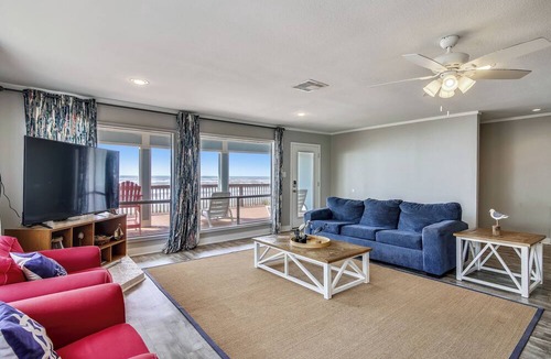 Bermuda Beach Cottage | Bermuda Beachfront by Ryson Vacation Rentals