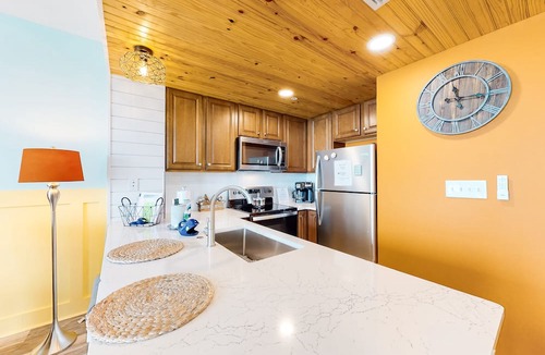 Biltmore Beach Condo | Colorful, waterfront condo with pools, gym, & beach access