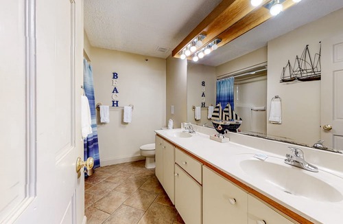 Gulf Lagoon Beach Apartment | Cozy studio with resort pool & boat dock on the Grand Lagoon