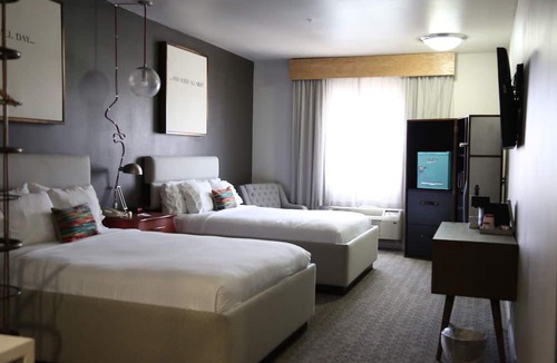 Braeswood Place Hotel | Hotel Ylem