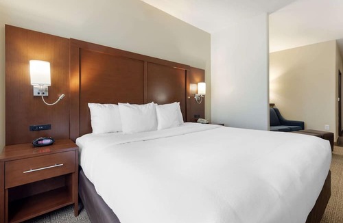 West Dallas Hotel | Comfort Suites West Dallas - Cockrell Hill