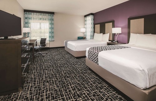 Park Central Hotel | La Quinta Inn & Suites by Wyndham Dallas - Richardson