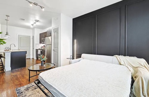 Frisco Apartment | Lux 1B w Pool Near Toyota HQ