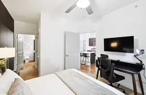 Frisco Apartment | Lux 1B w Pool Near Toyota HQ