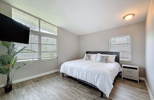 Tampa Cottage | 3517 River Grove Drive
