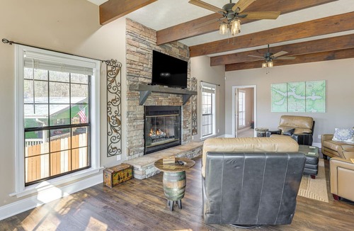 Titus Cottage | 2-tier Dock! Jordan Lake Family Retreat