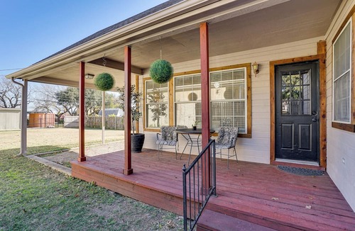 Handley Cottage | Pet-friendly Fort Worth Home: 8 Mi to At&t Stadium